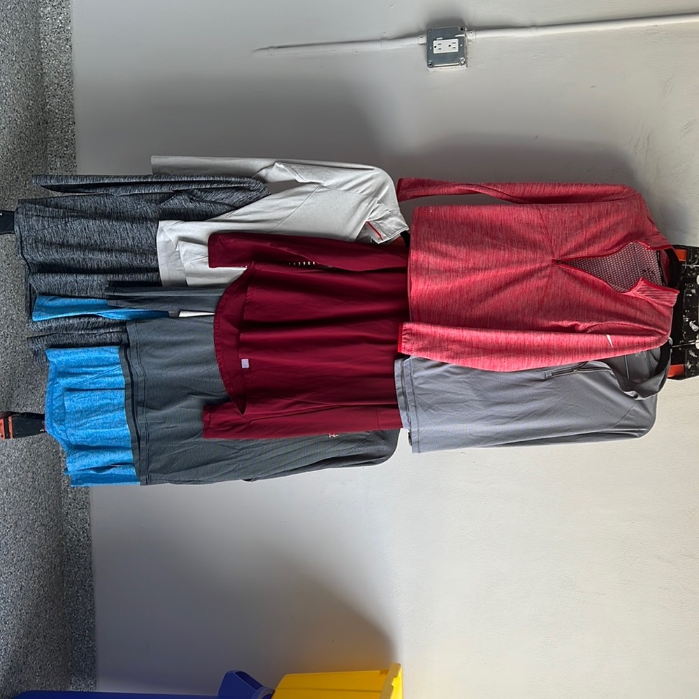 NIKE / UNDER ARMOUR PULLOVERS